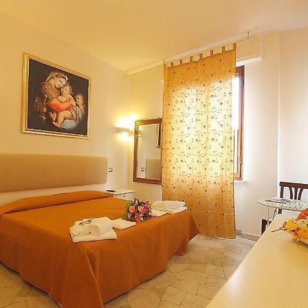 Arcadia Guesthouse フィレンツェ エクステリア 写真